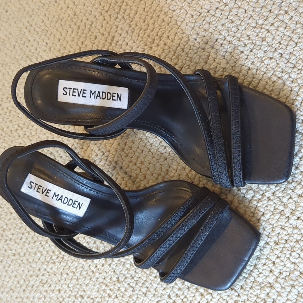 Steve Madden women's black strappy sandal 4" high heel shoes size 4.5
